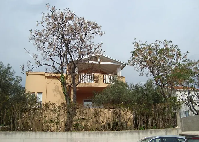 Apartments Eja