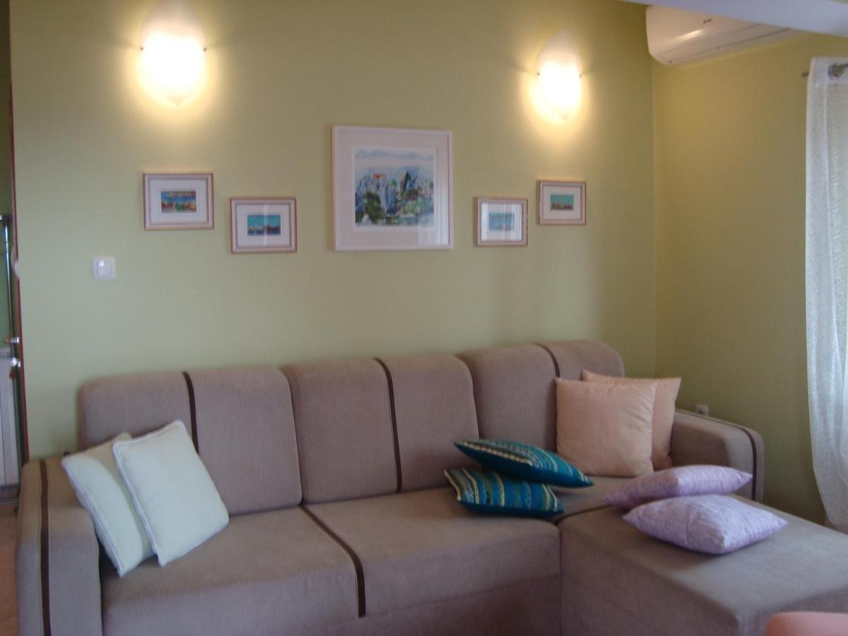 Eja Apartament *