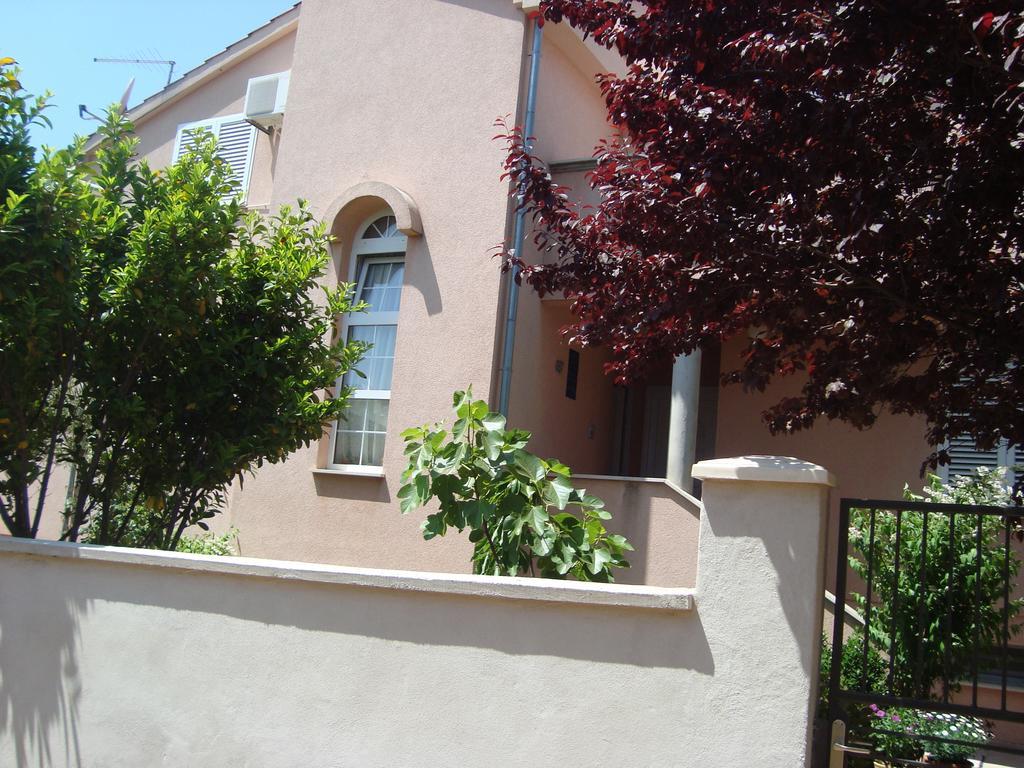 Apartament Eja *